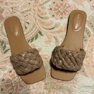 NEW Marc Fisher Sandals